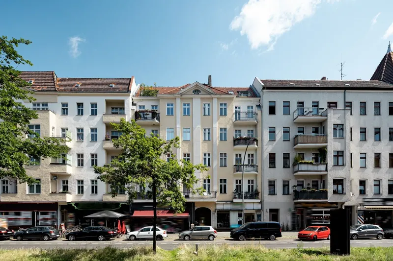 2-Zimmer-Wohnung im ruhigen Seitenflügel in der lebhaften Müllerstraße! — photo 1